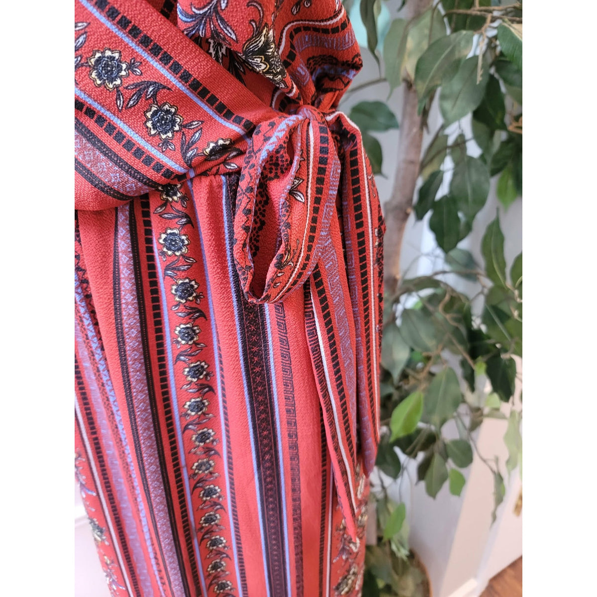 Scobe Maxi Dress Women's Size Medium Multicolor Polyester V Neck Sleeveless