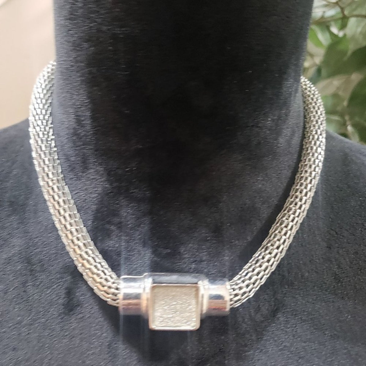 New York Womens Fashion Silver Tone Chain Choker Necklace with Lobster Clasp
