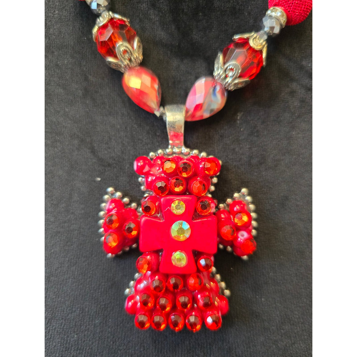 Fashion Jewelry Red Pink Faceted Crystal Beads Ornate Cross Pendant Necklace