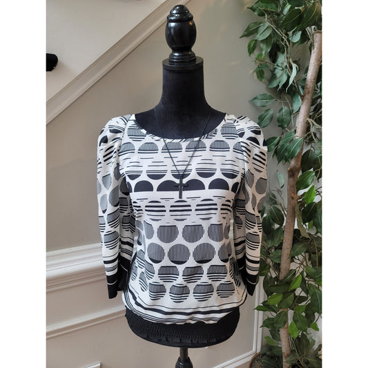 The Limited Blouse Women's Small Black White Geometric Print Long Sleeve Top