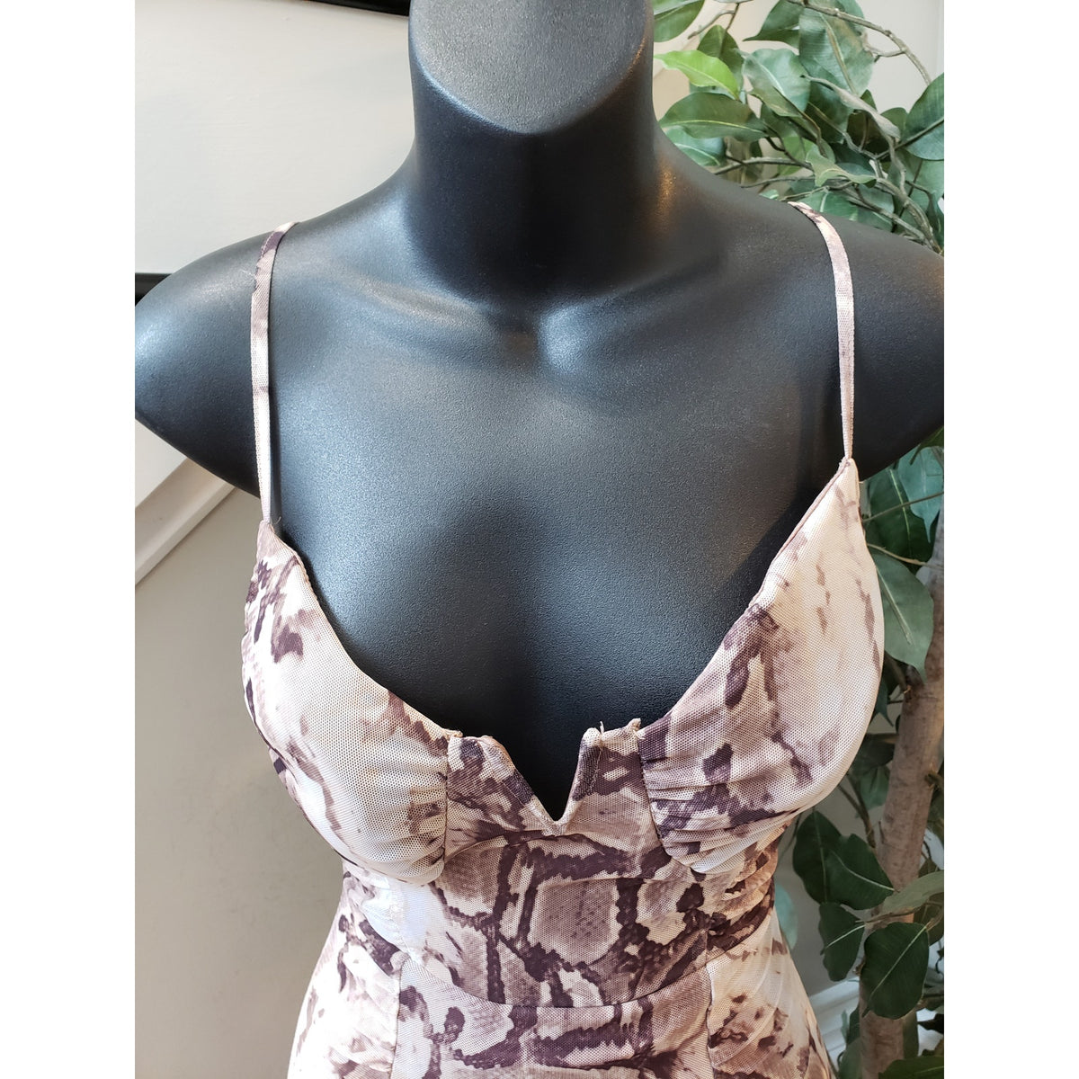 J FOR JUSTIFY Bodycon Dress Womens Small Purple Snake Skin Ruched Split V Neck