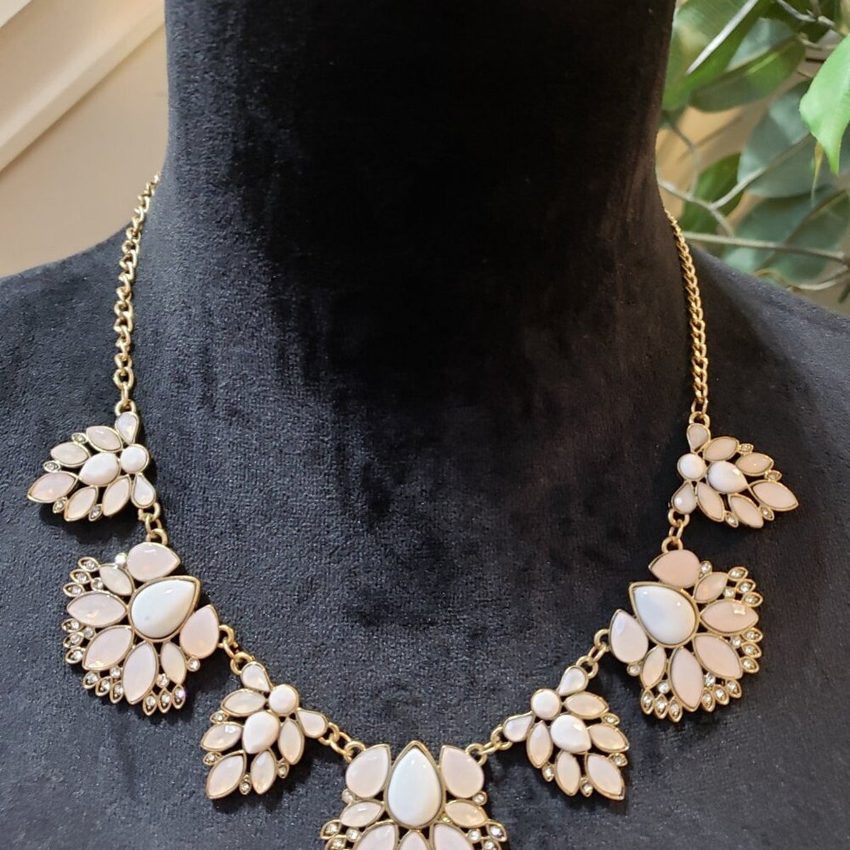 Icing Womens Beige Clear Pearl Crystal Necklace Jewelry with Lobster Clasp