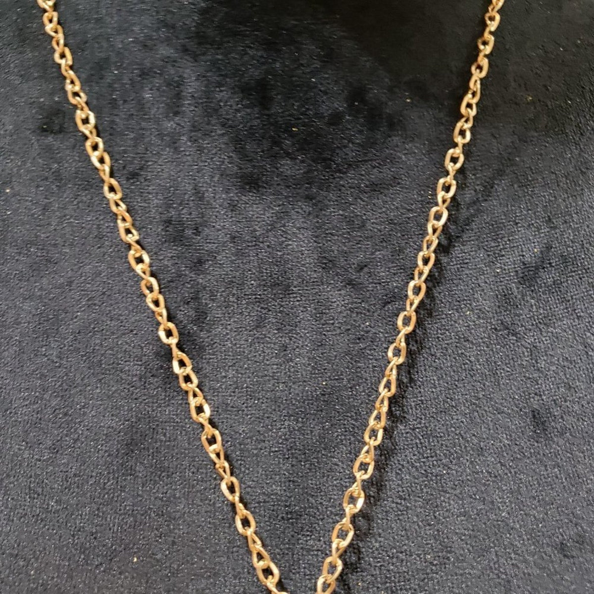 Womens Fashion Gold Tone Round Dangling Floral Pendant Necklace w/ Lobster Clasp