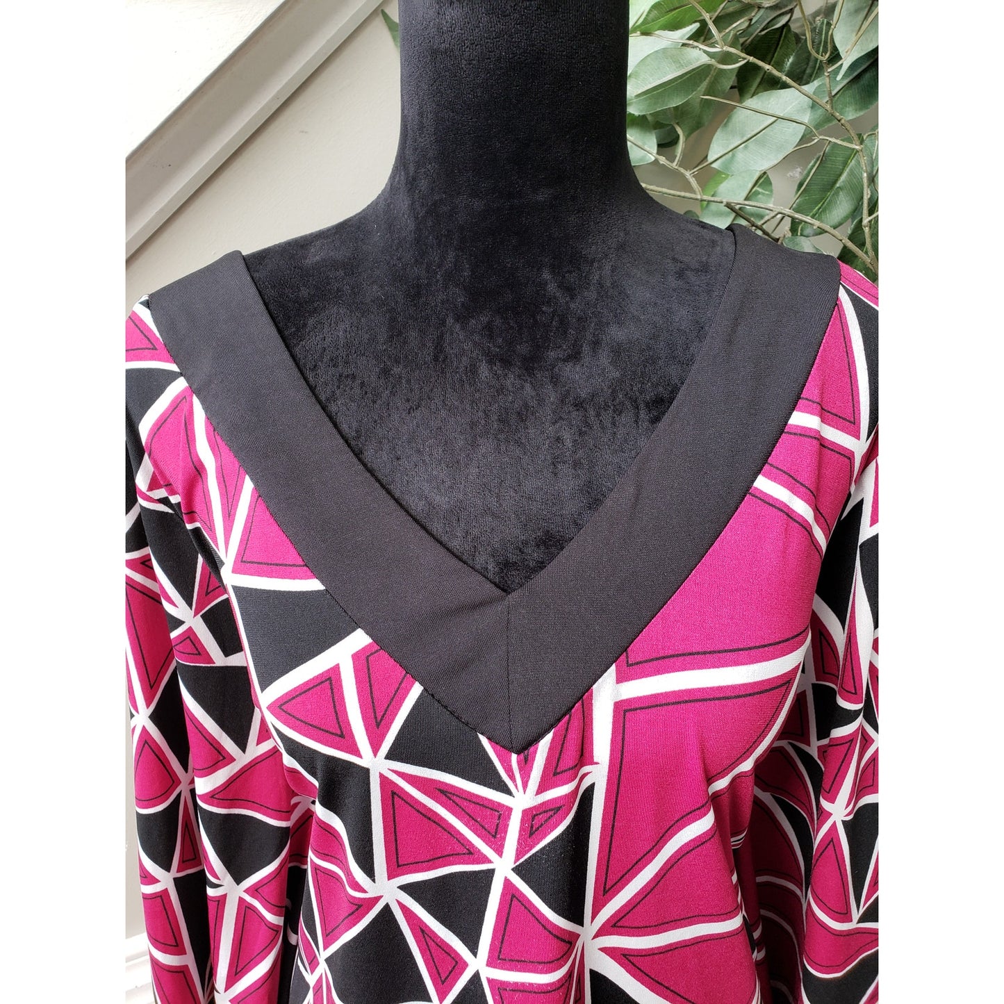 Ashley Stewart Blouse Top Womens 22/24 Pink Geo Print Backless V Neck Pullover