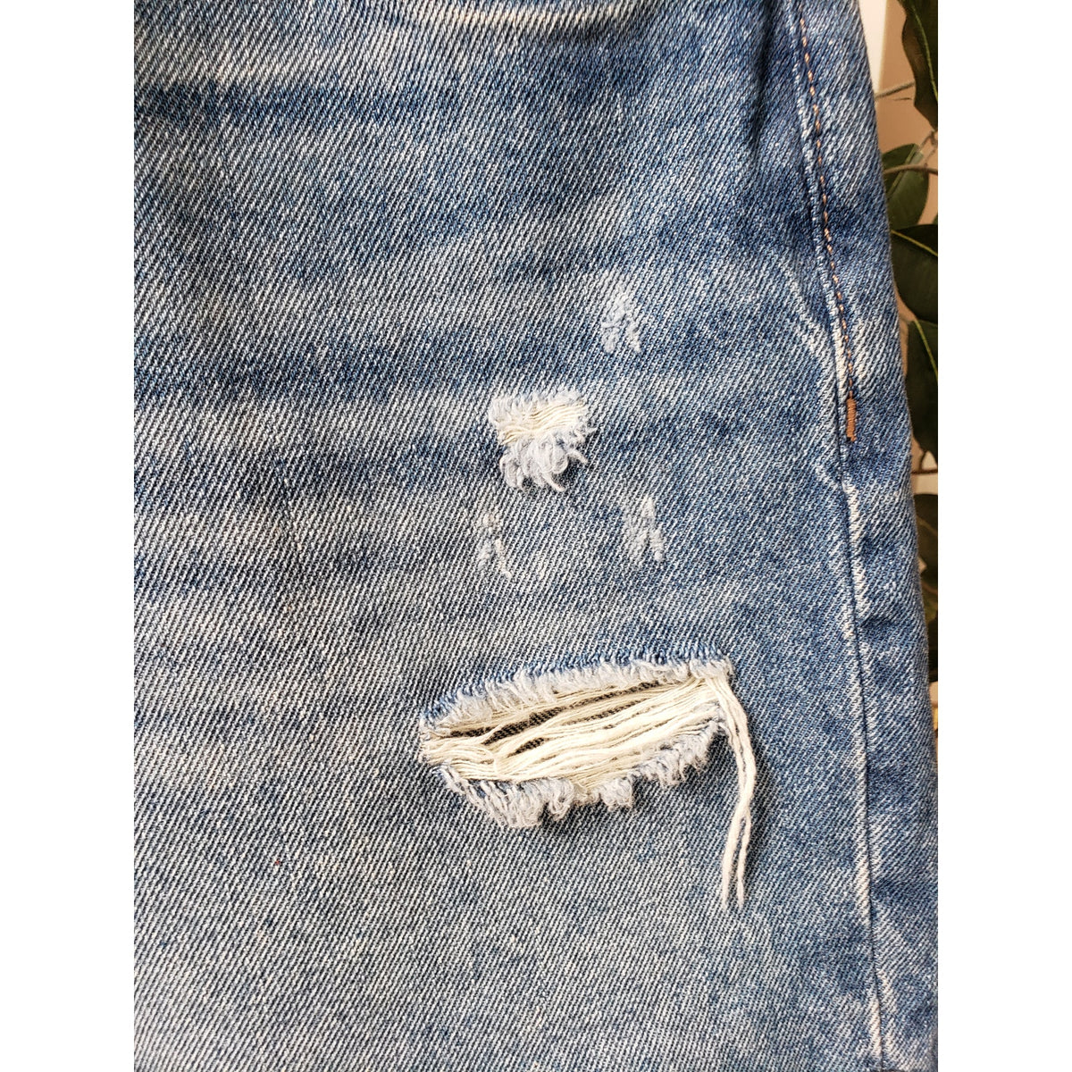 Old Navy Cut Off Shorts Women 4 Blue Denim Distressed High Rise Slouchy Straight