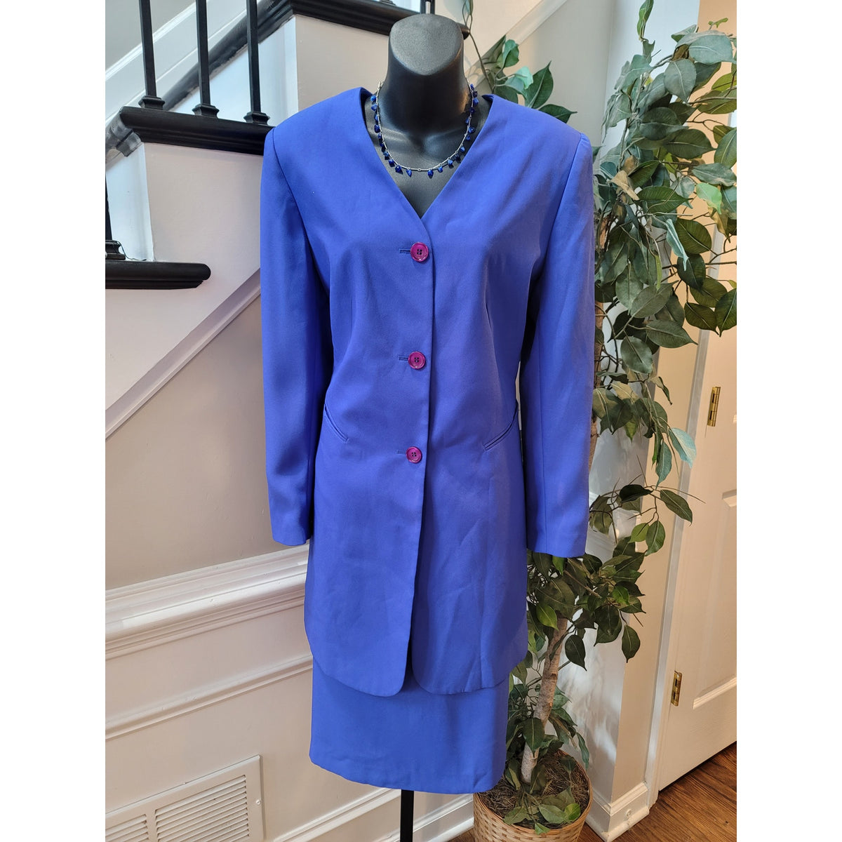 Justin Taylor Skirt Suit Women's SZ 8 Blue Button Front Fully Lined Welt Pockets