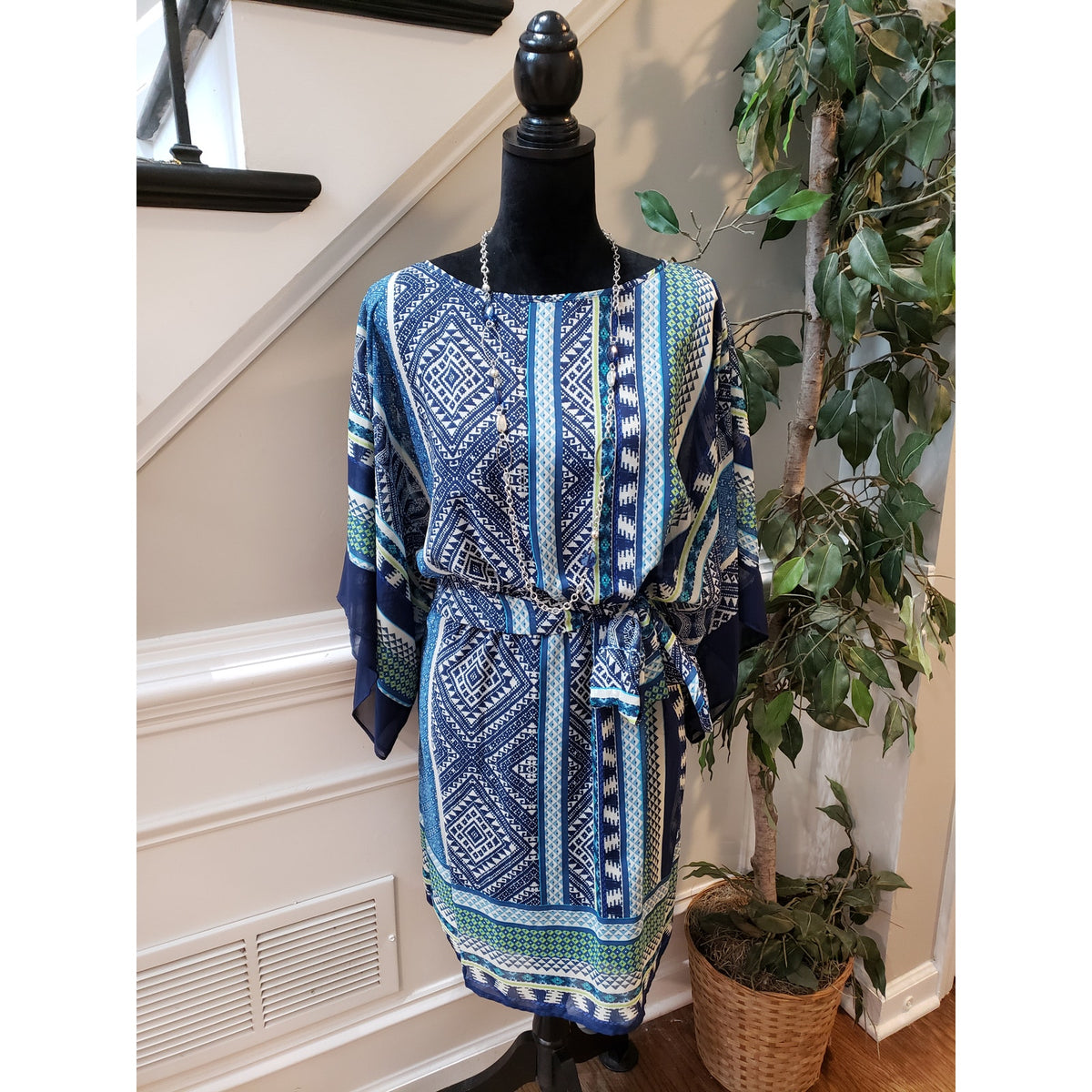 AGB Dress Women Size 8 Blue Geometric Belted Sheath Polyester Lined Vietnam