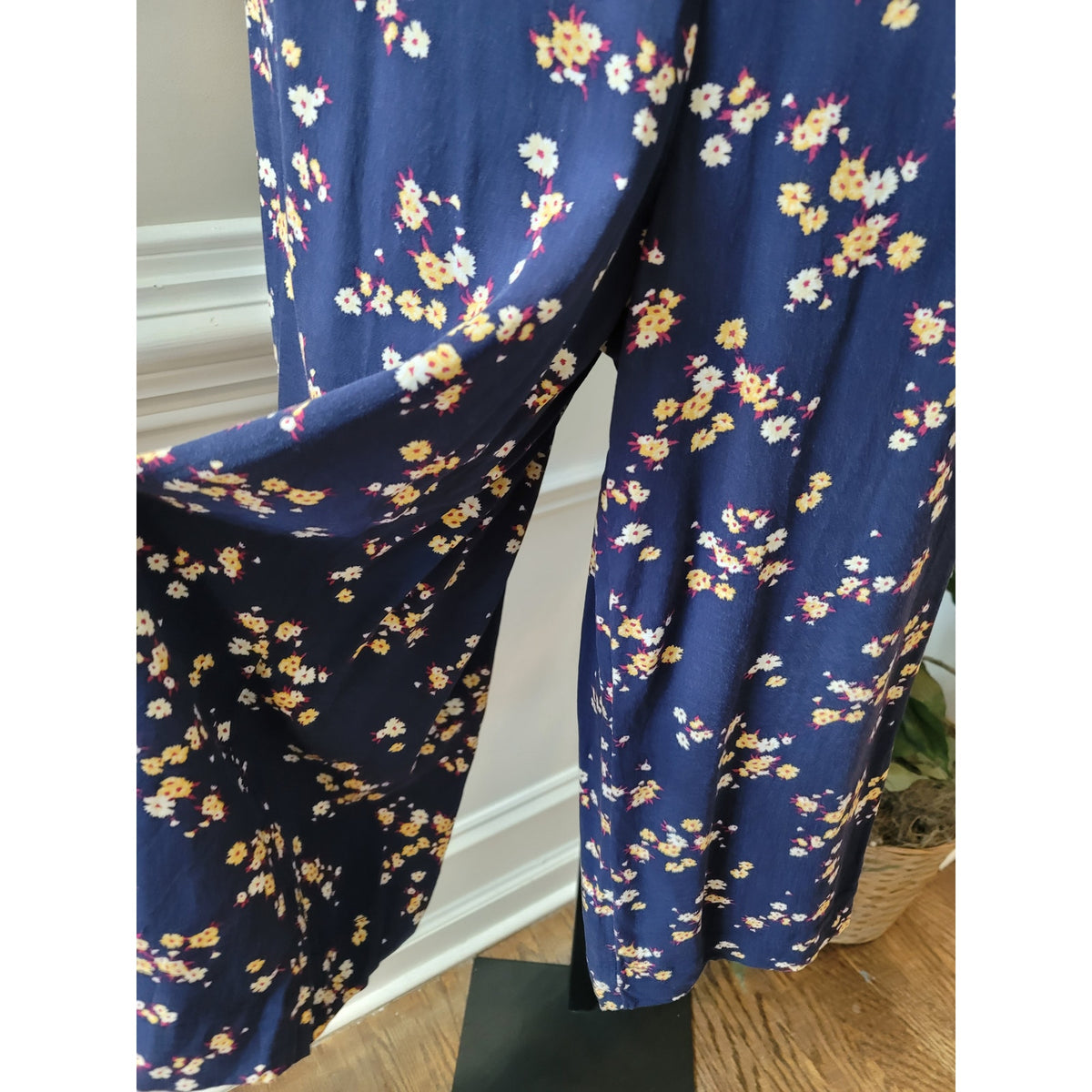 PopSugar Floral Jumpsuit Women's Size Large Navy Square Neck Sleeveless