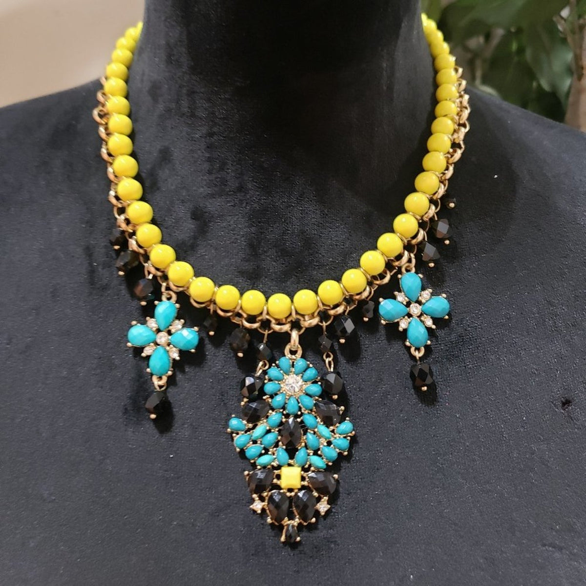Womens Berrys Bold Colored Cabochon Statement Bib Necklace with Lobster Clasp