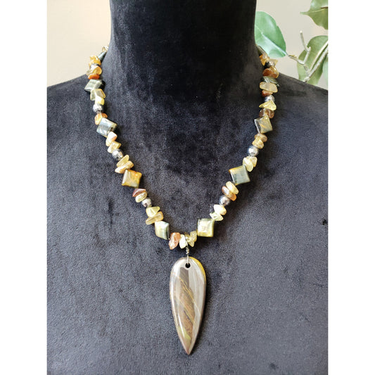 Boho Gemstone Chip Necklace Polished Teardrop Pendant Earth Tones Hook Clasp