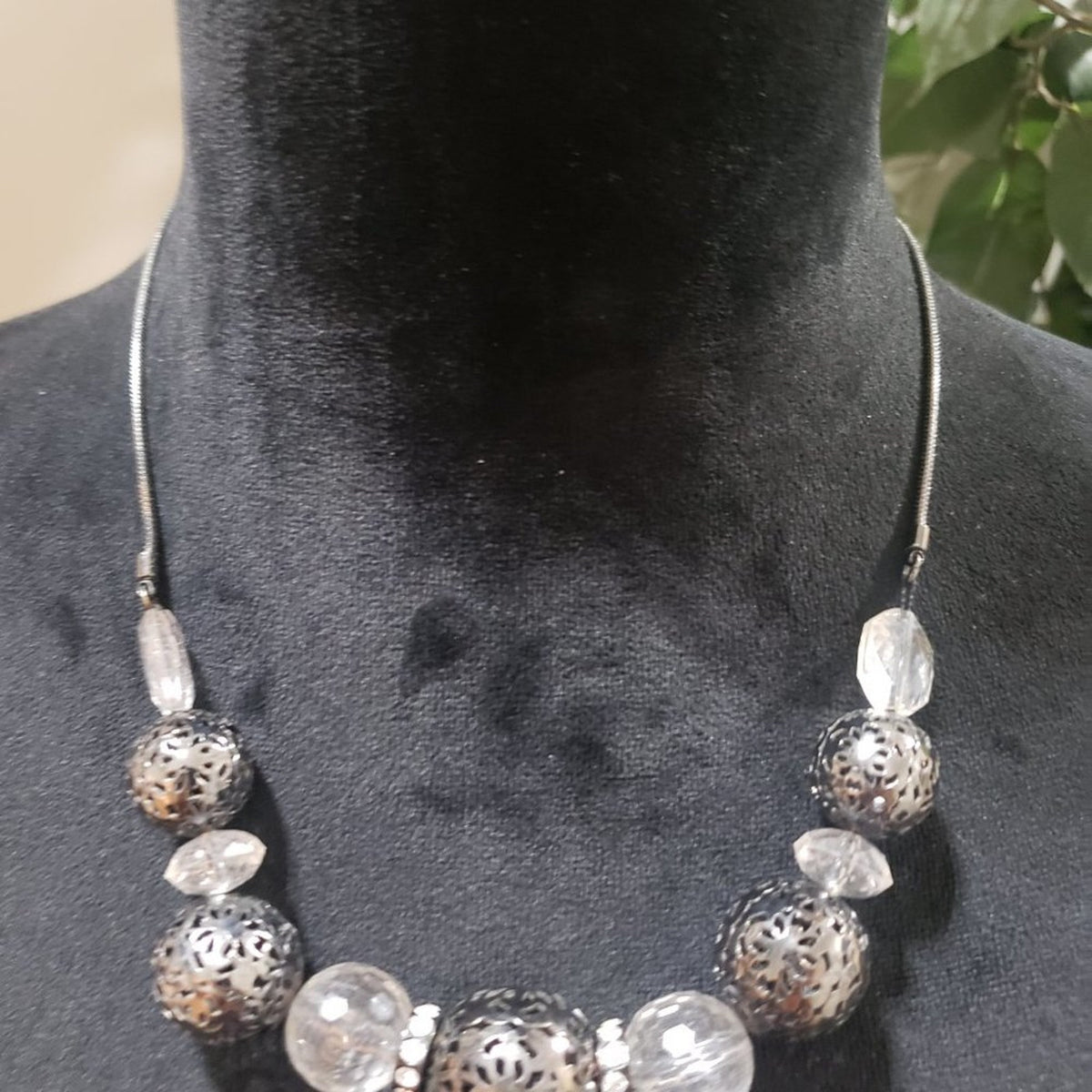 Nine West Chunky Silver Tone Filigree Look Ball Clear Rhinestone Collar Necklace