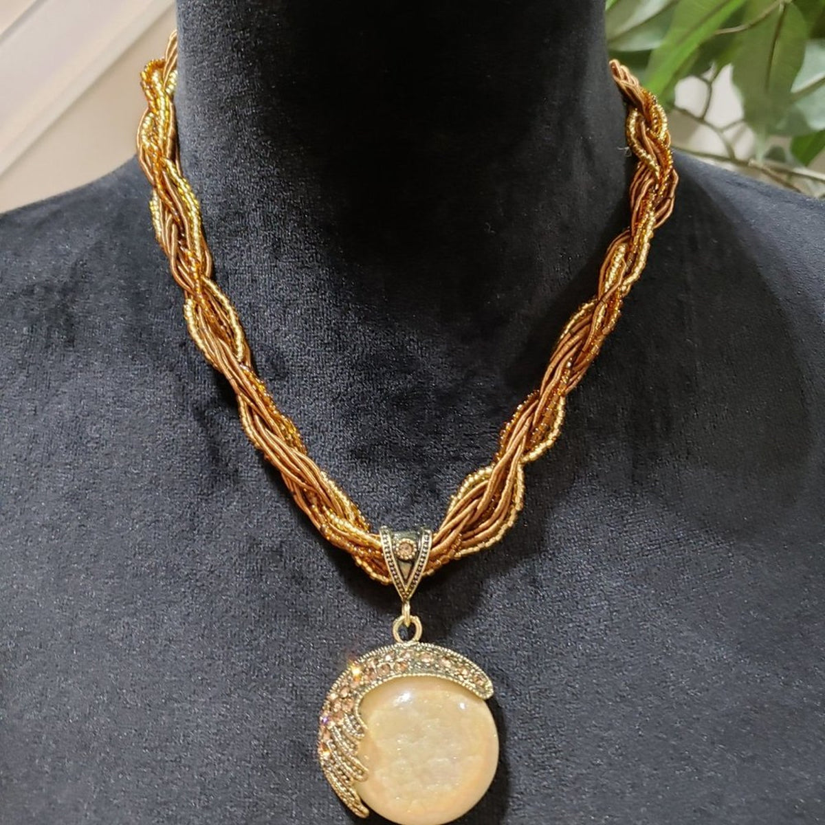 Womens Gold Tone Beaded Chain & Natural Stone Pendant Necklace w/ Lobster Clasp