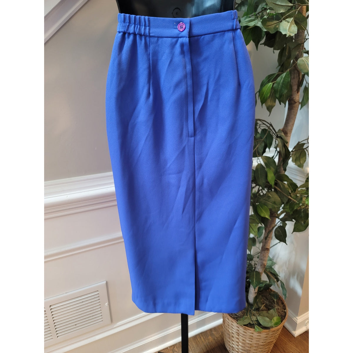 Justin Taylor Skirt Suit Women's SZ 8 Blue Button Front Fully Lined Welt Pockets