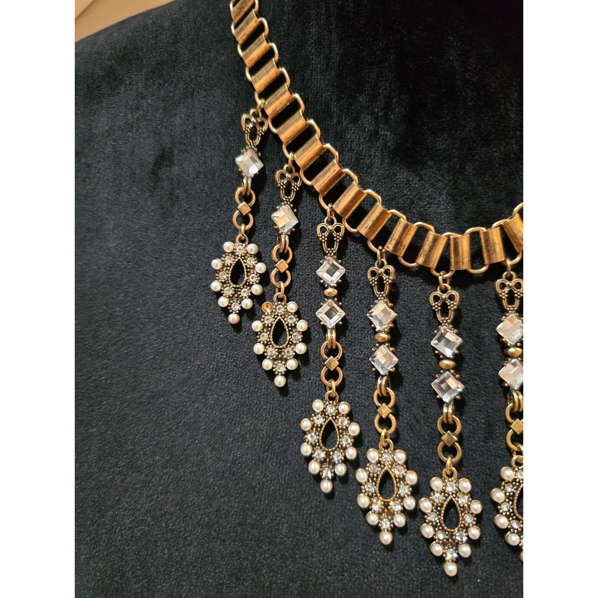 Women's Gold Tone Statement Necklace Clear Rhinestone Faux Pearl Dangle Chain