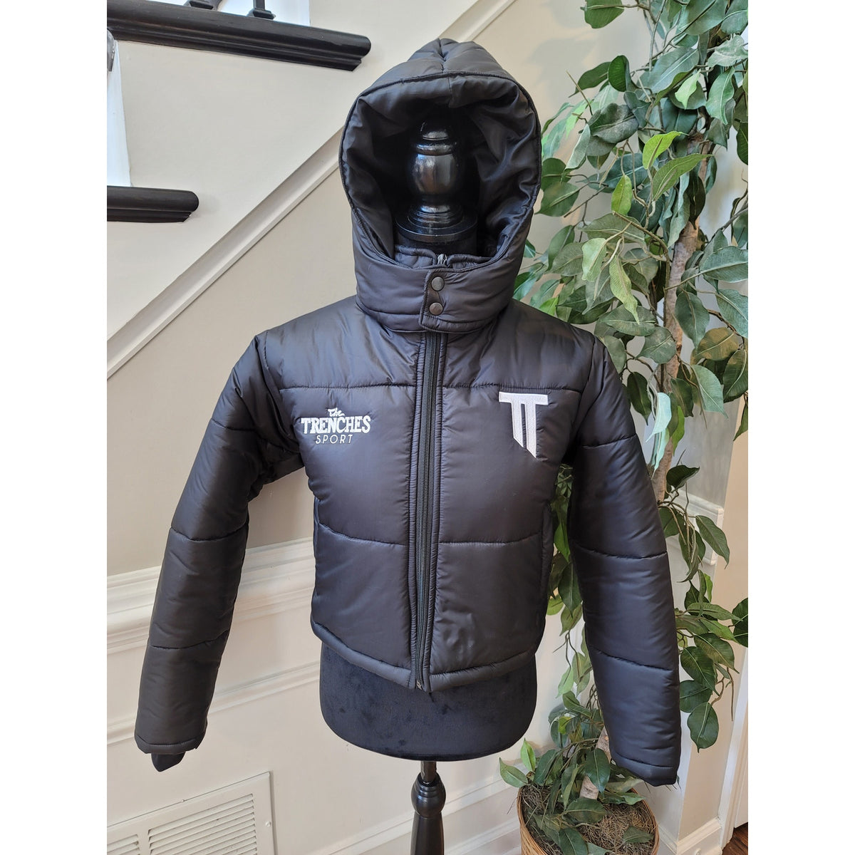 The Trenches Cropped Puffer Jacket Women's Medium Black Front Zipper Long Sleeve