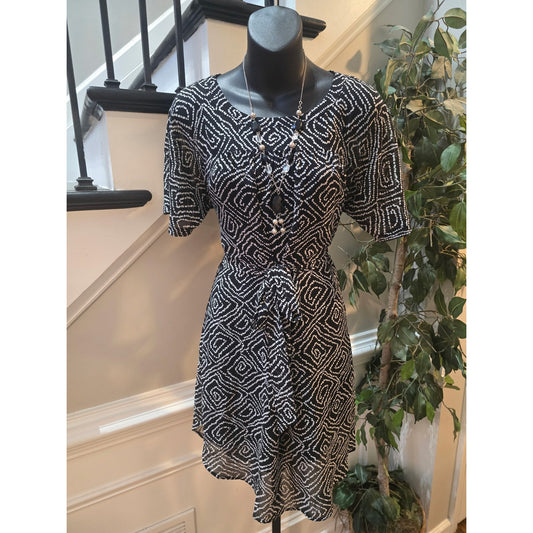 Loft Shift Dress Women's SZ XS Black/White Geometric Pleated Keyhole Waist Tie