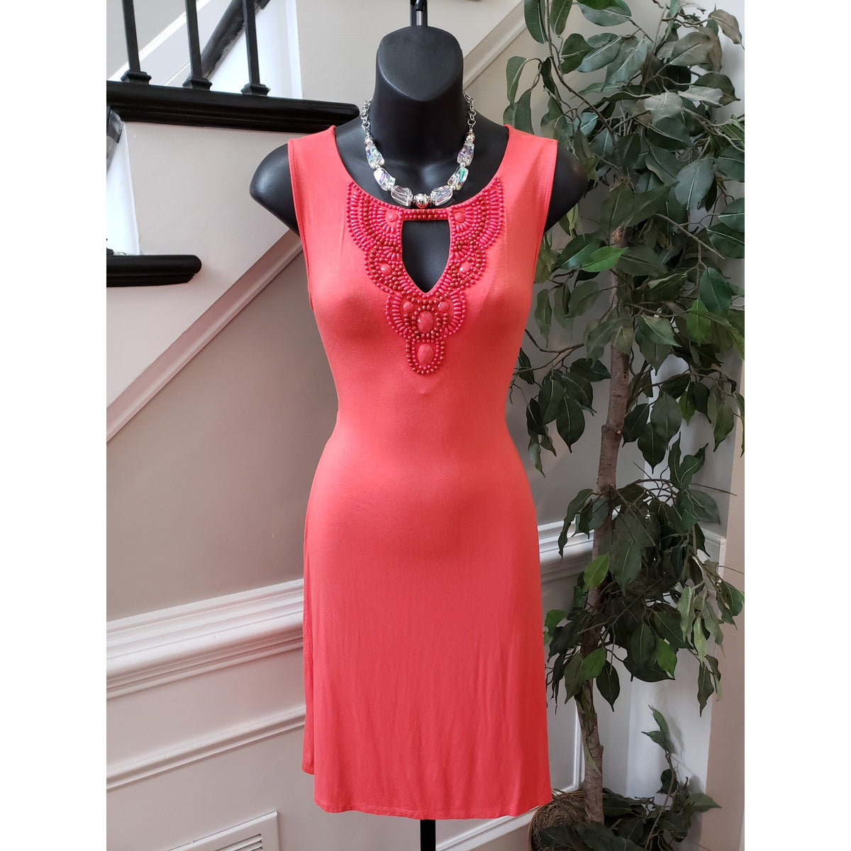 Dana Buchman Dress Women Small Coral Pink Sleeveless Keyhole Beaded Neckline