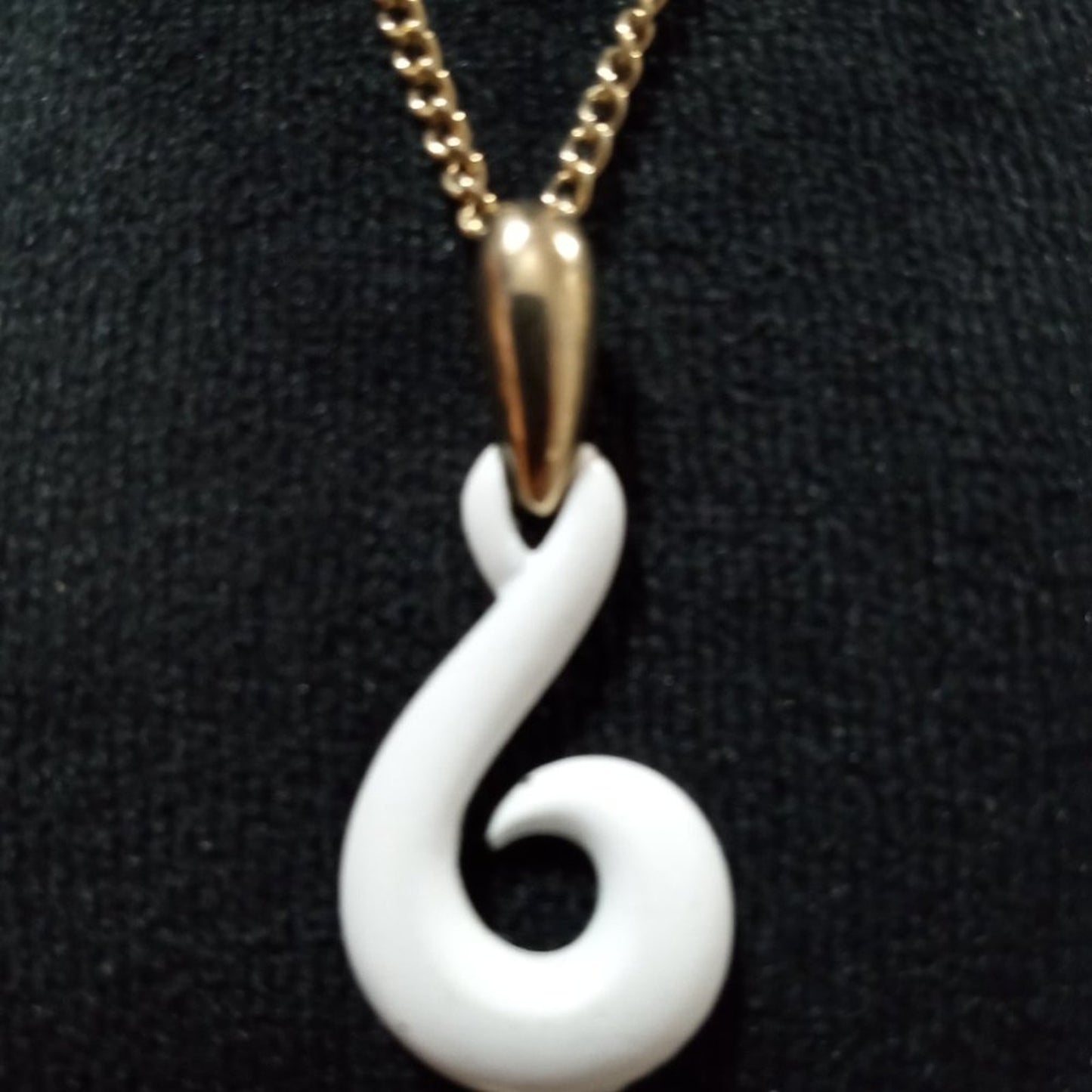 Women Modern Fashion Big Pendant Gold Tone Long Teardrop Necklace w/ Round Clasp