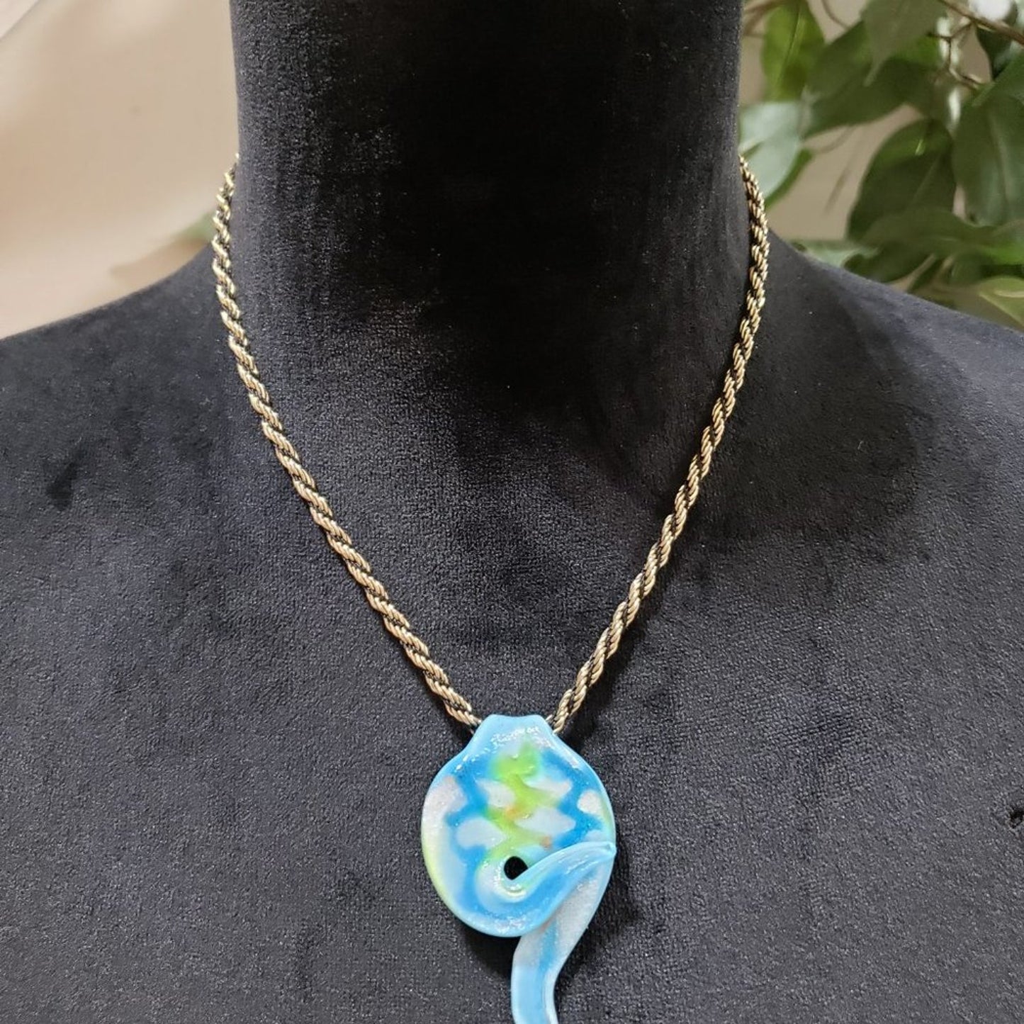 Womens Fashion Beautiful Enamel Charm Pendant Collar Necklace with Round Clasp