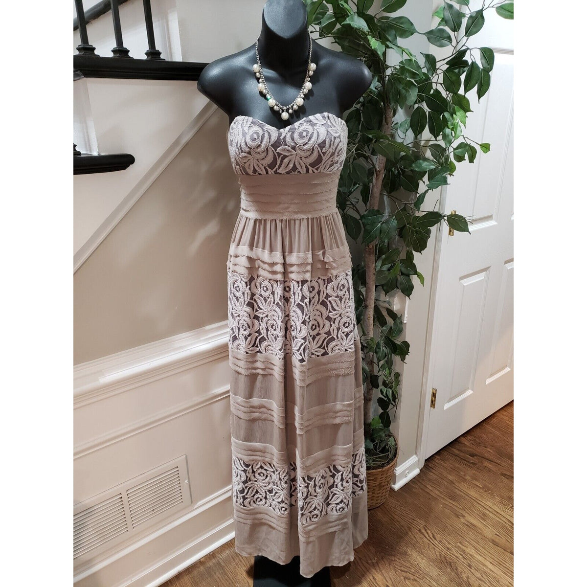 BCBGMAXAZRIA Women Beige Floral Lace Chiffon Off The Shoulder Long Maxi Dress XS