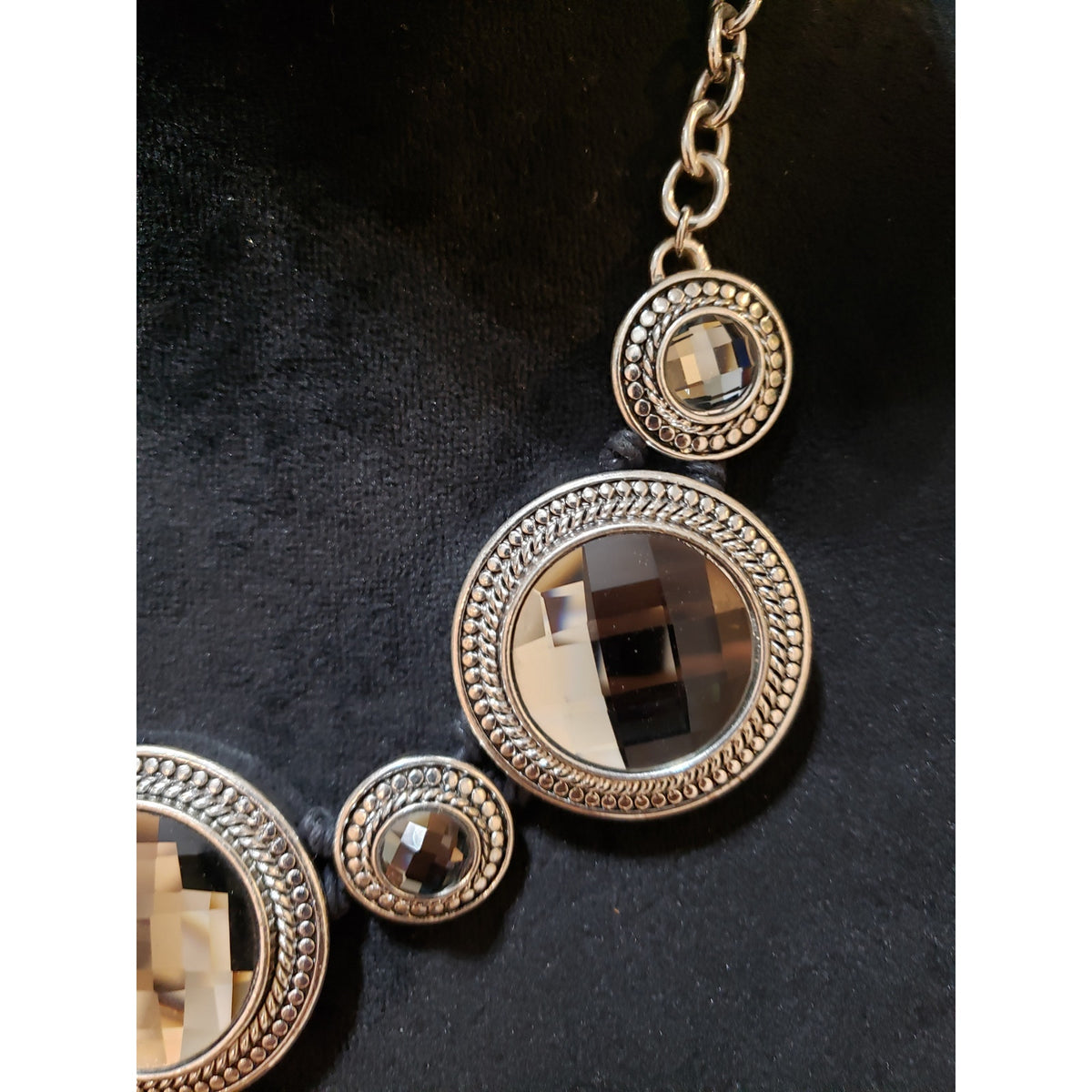 Women Fashion Silver Plated Encrusted Faceted Crystal Sparkle Statement Necklace
