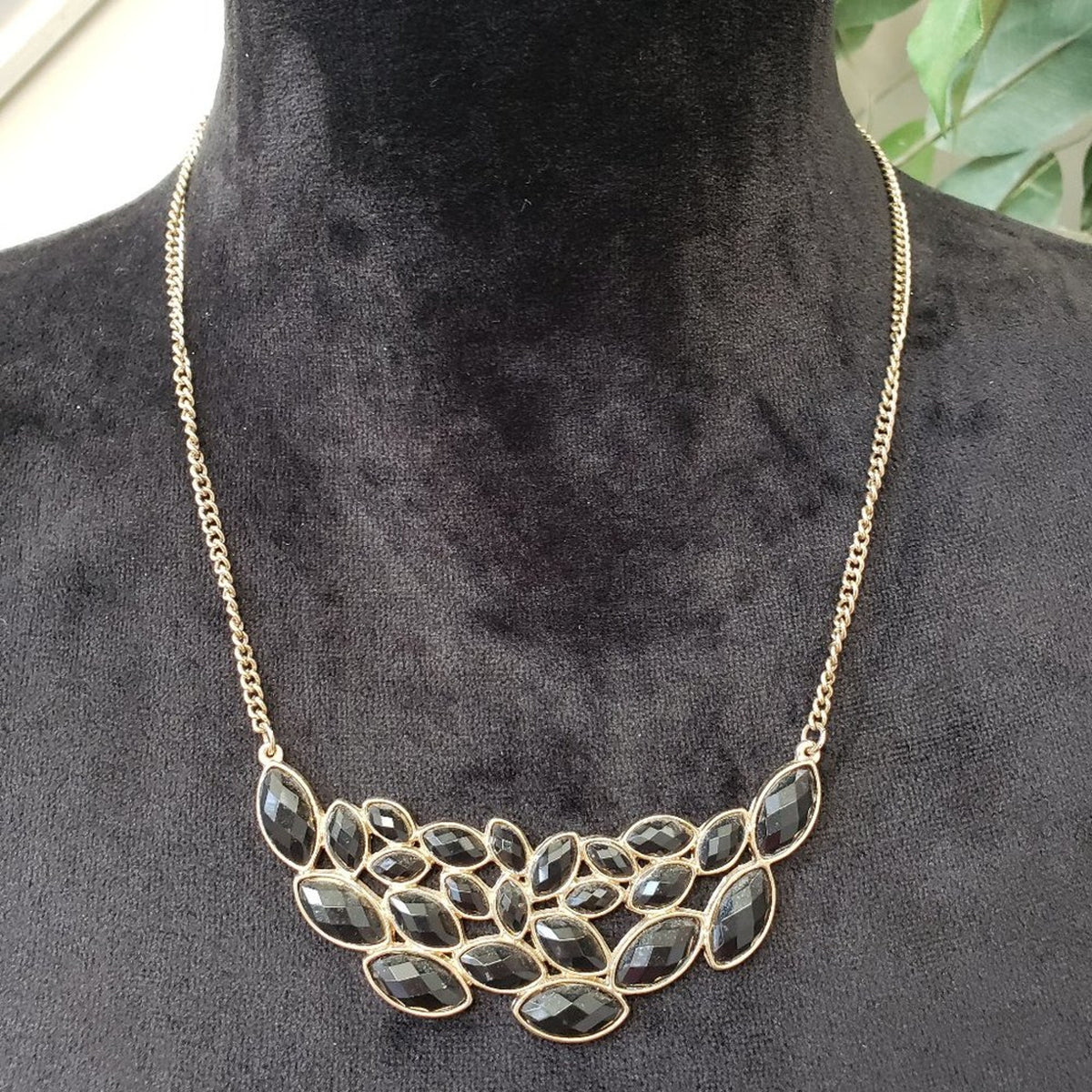 Women Black Crystals Teardrop Stone Crescent Bib Statement Necklace with Lobster