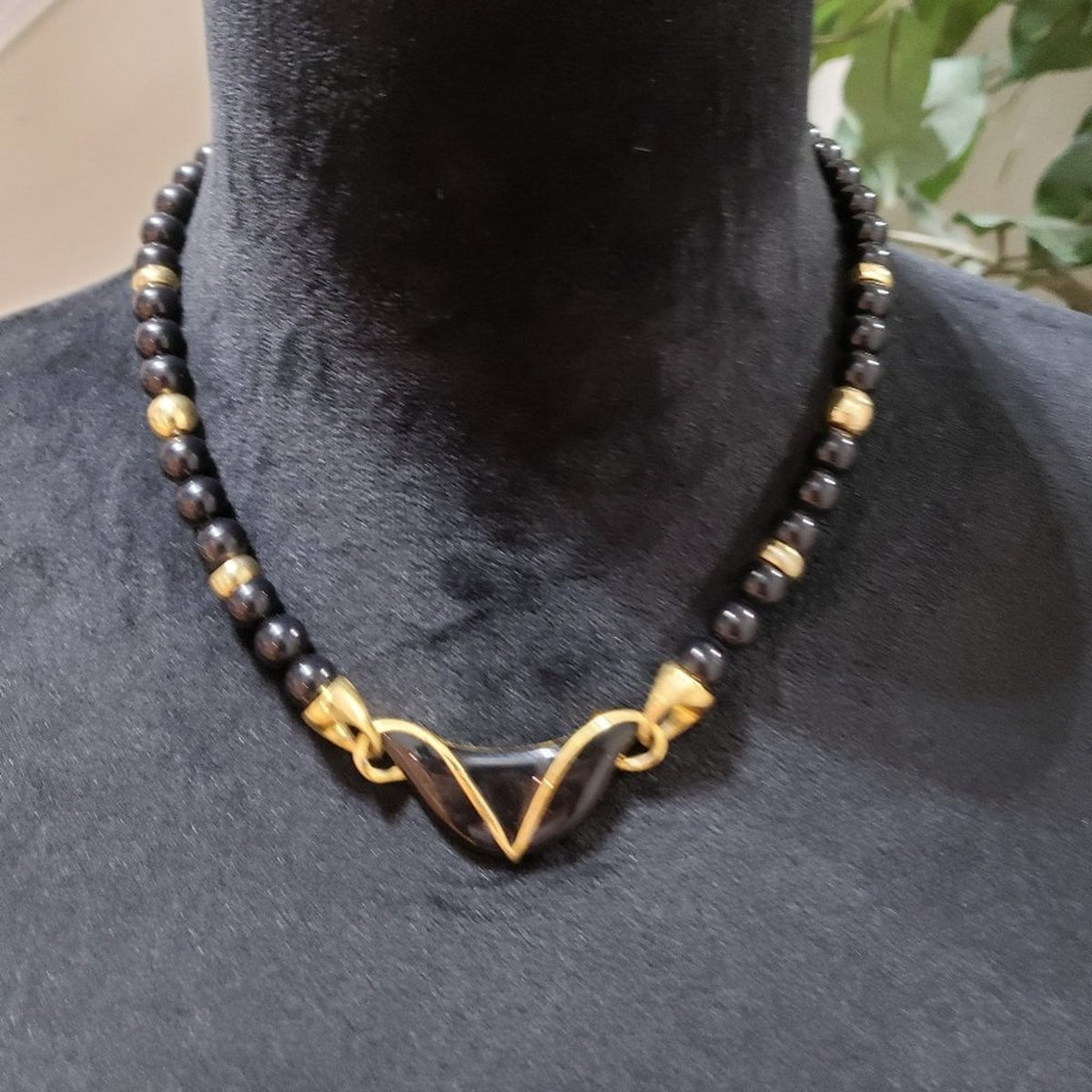 Womens Fashion Chunky Napier Black Gold Metal Enamel Resin Beads Collar Necklace