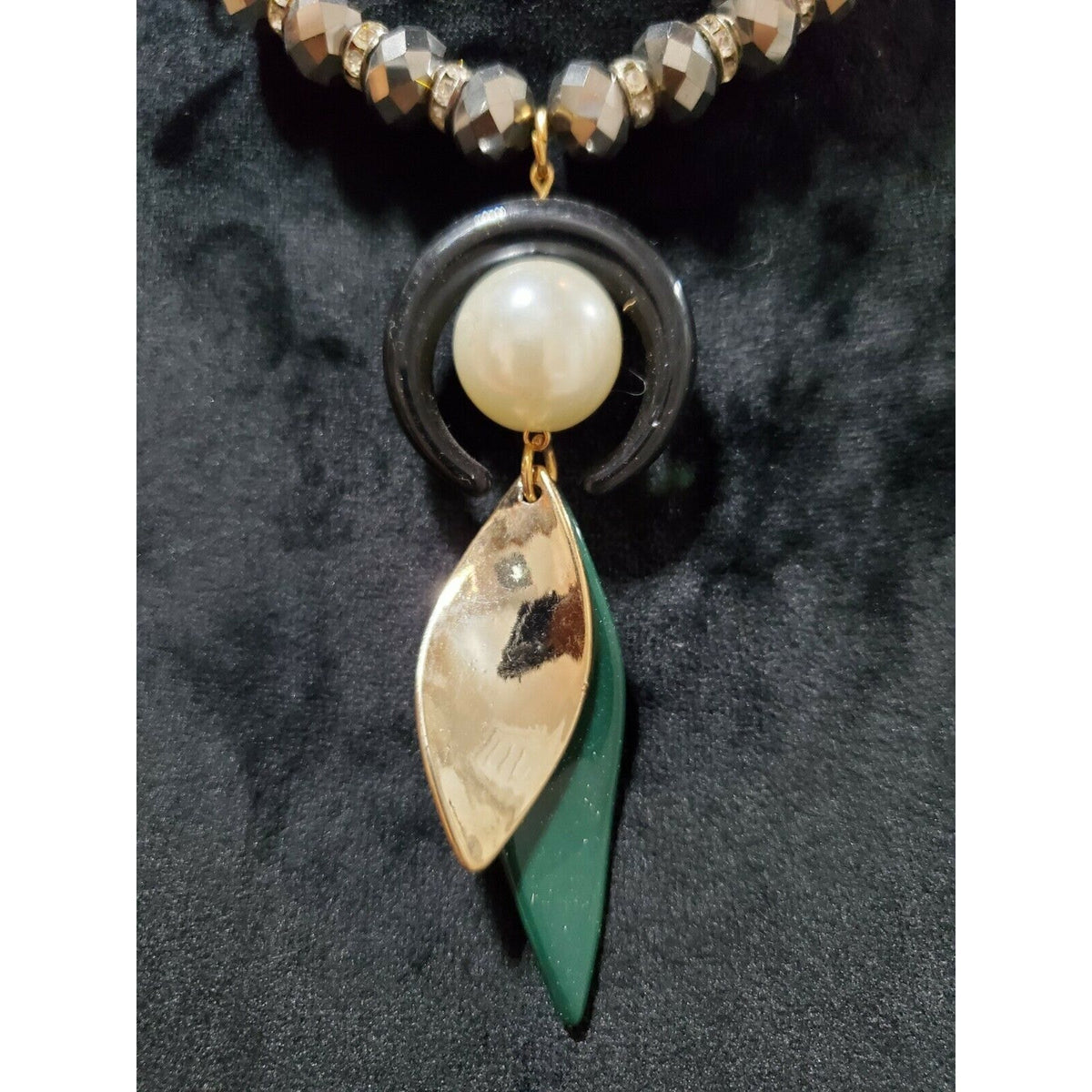 Chuns Fashion Women's Beaded Pearl Stylish with Agate Leaf Lightweight Necklace