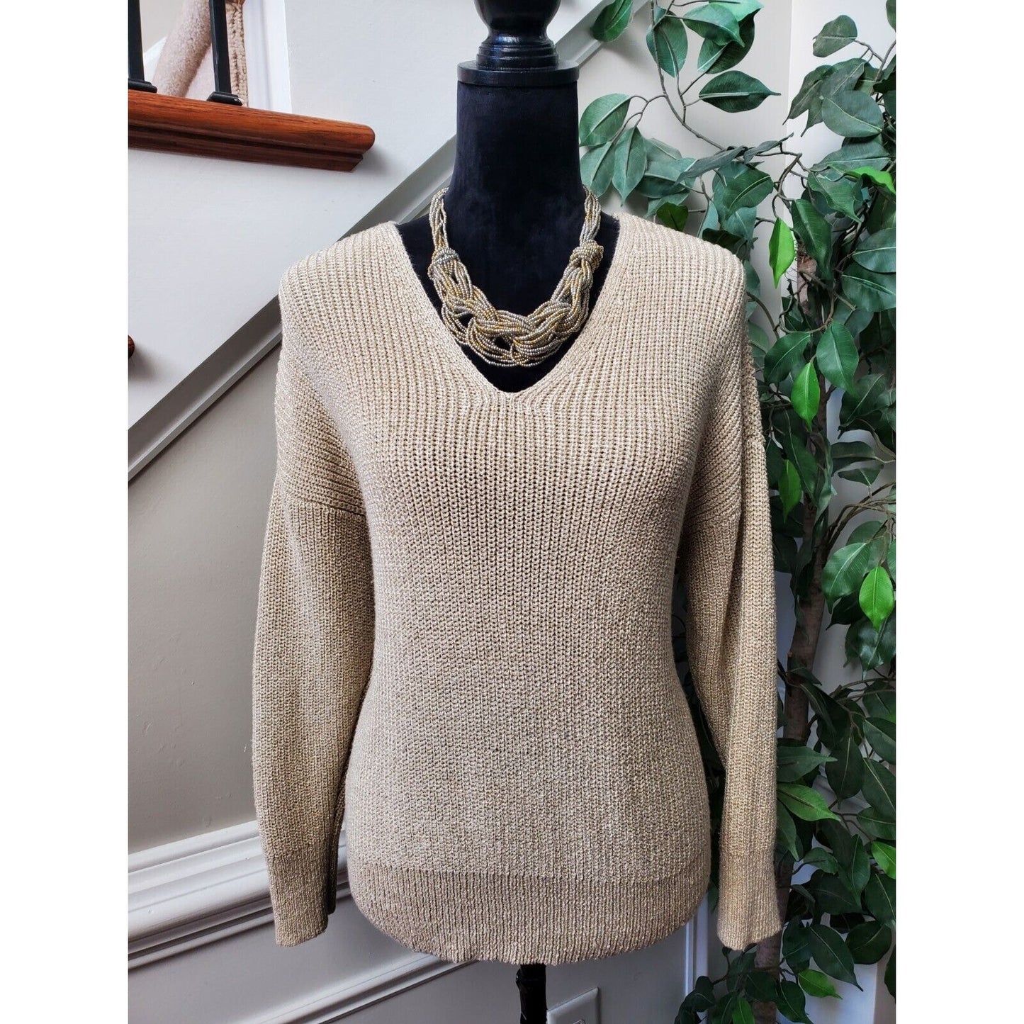 Loft Women's Beige Acrylic V-Neck Long Sleeve Pullover Knit Sweater Size Large