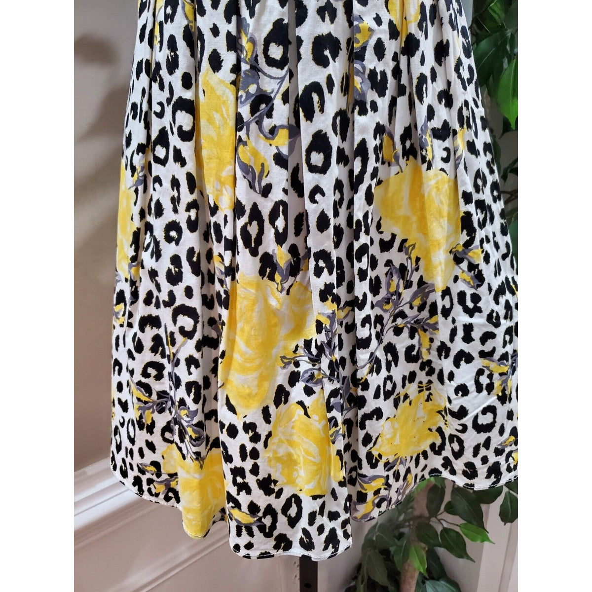 City Triangles Women Yellow & Black Halter Neck Casual Knee Length Dress Size S