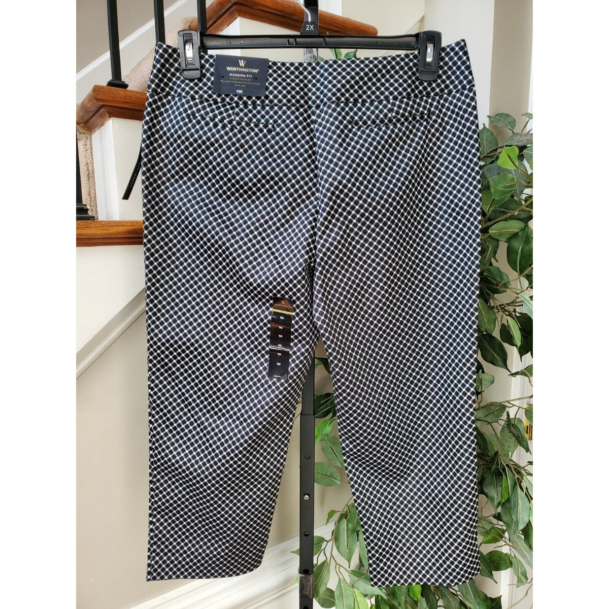 Worthington Women's Black Cotton Modern Fit Thigh Slim Leg Casual Capri Size 10