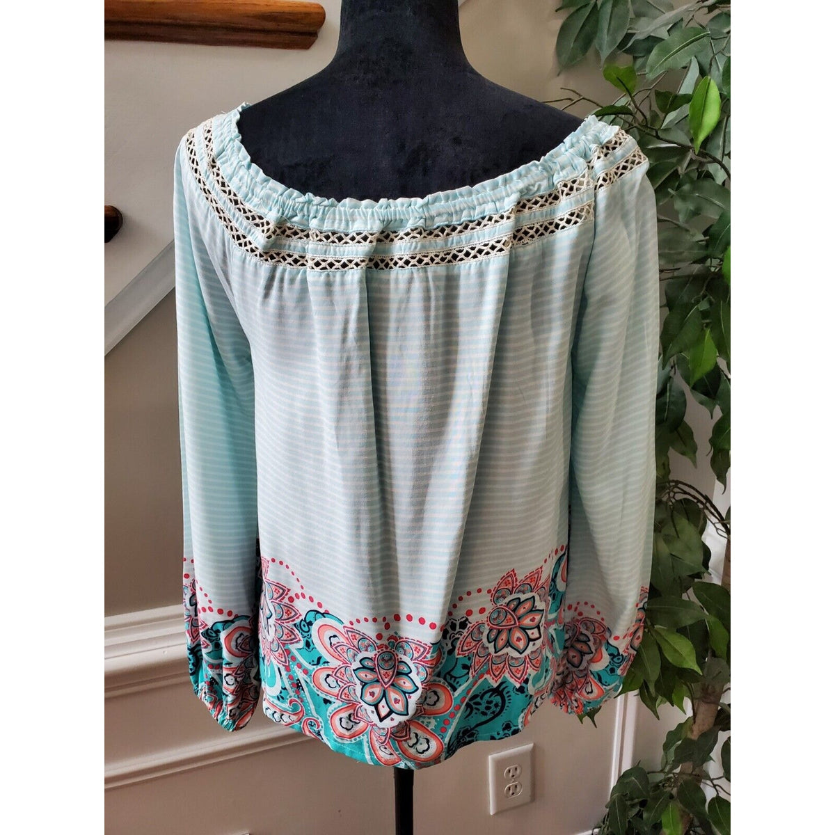 Red Camel Women's Green 100% Rayon Scoop Neck Long Sleeve Top Blouse Size Small