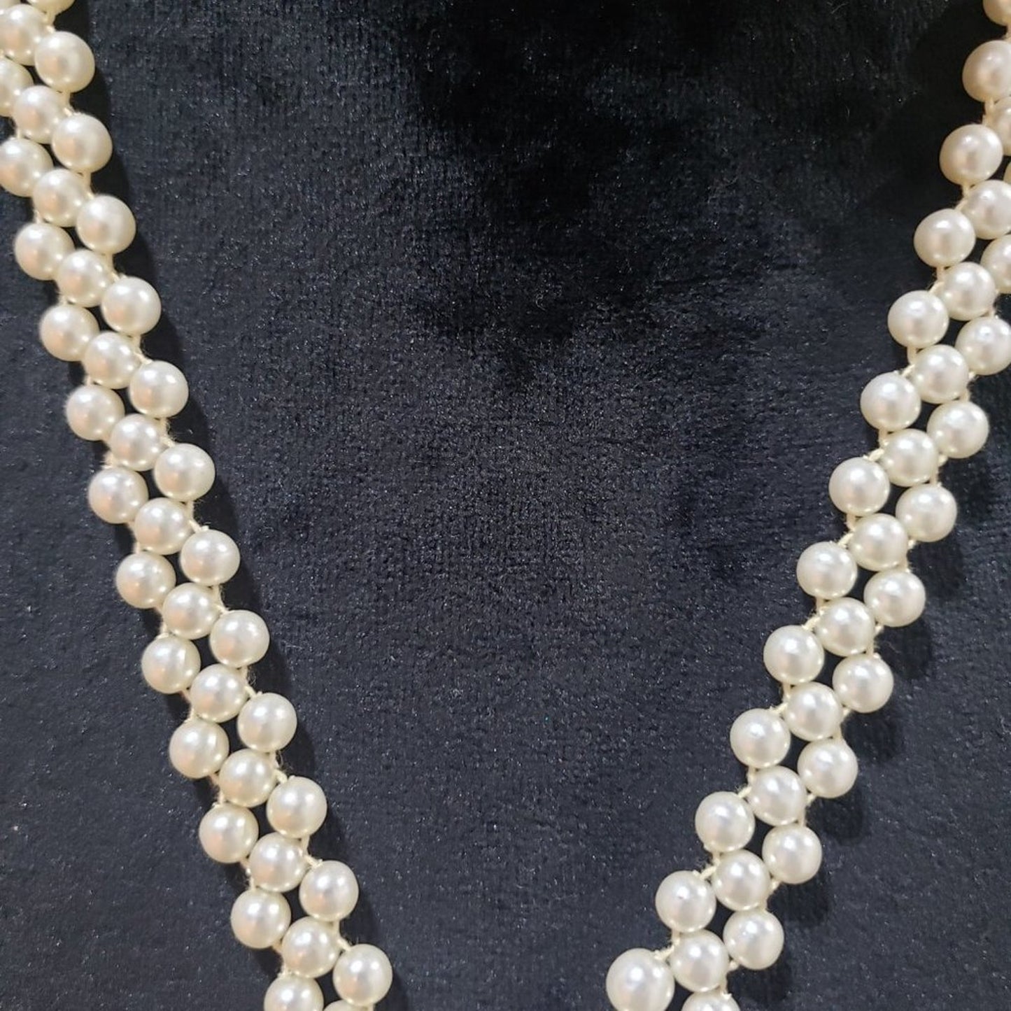 Women's Elegant Fashion Layered Chunky Faux Pearl Collar Necklace with Lobster