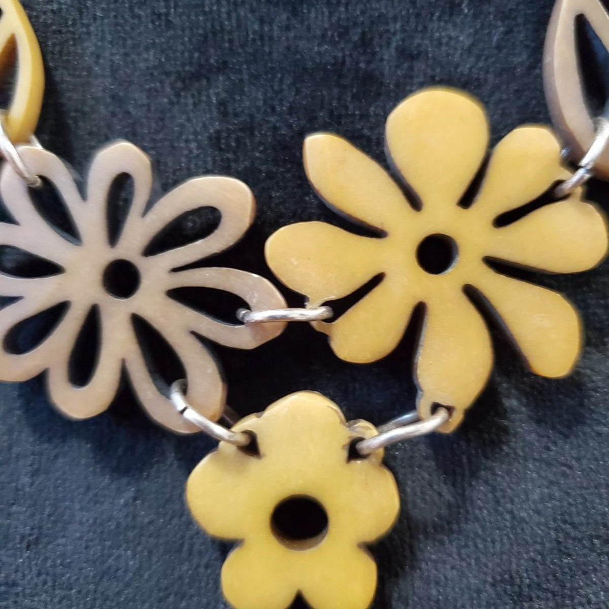 COOKIE LEE Womens Yellow Gold Charms Flower with Lobster Clasp Pendant Necklace