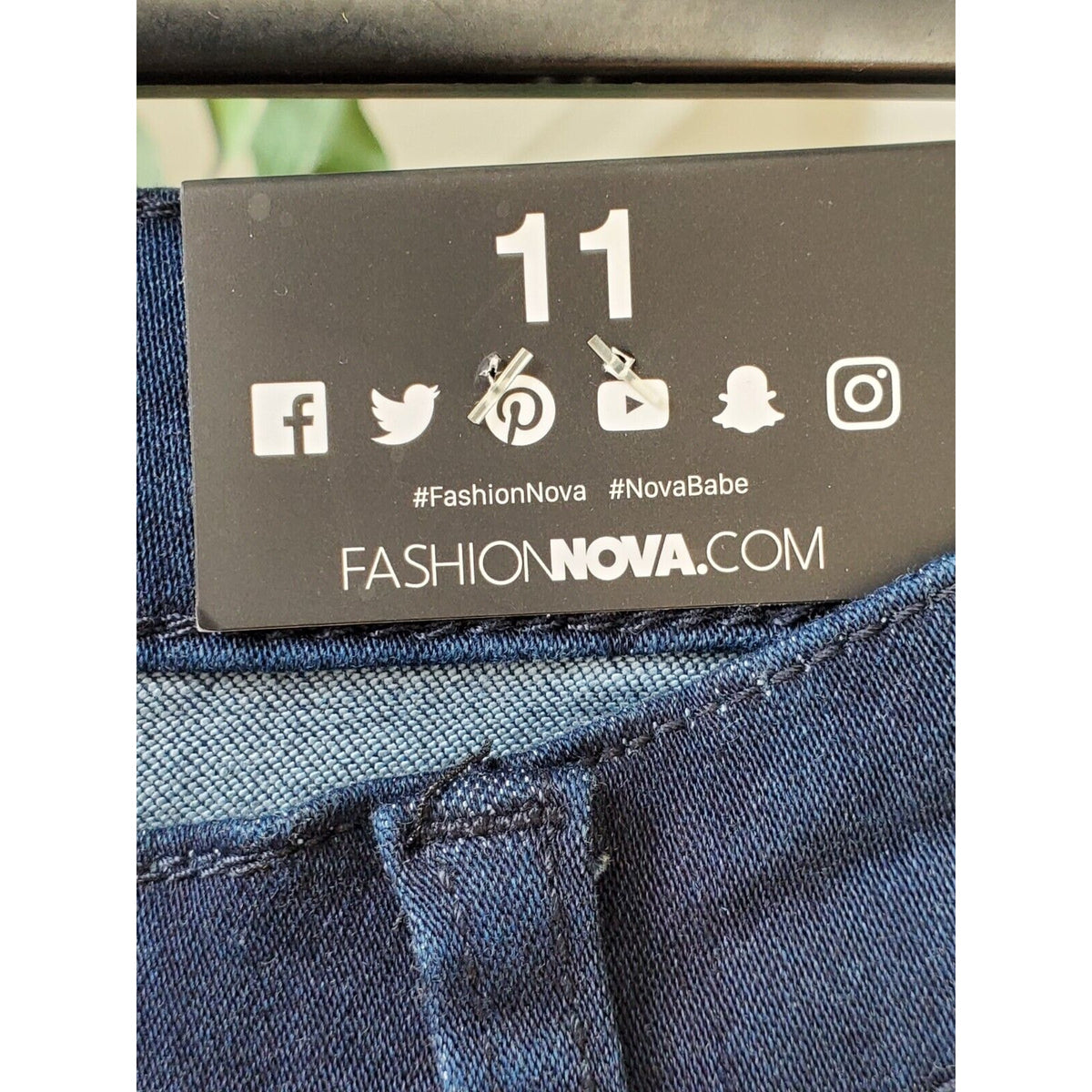 Fashion Nova Women's Blue Denim Cotton Legs Dark Wash Casual Flare Jeans 11/30