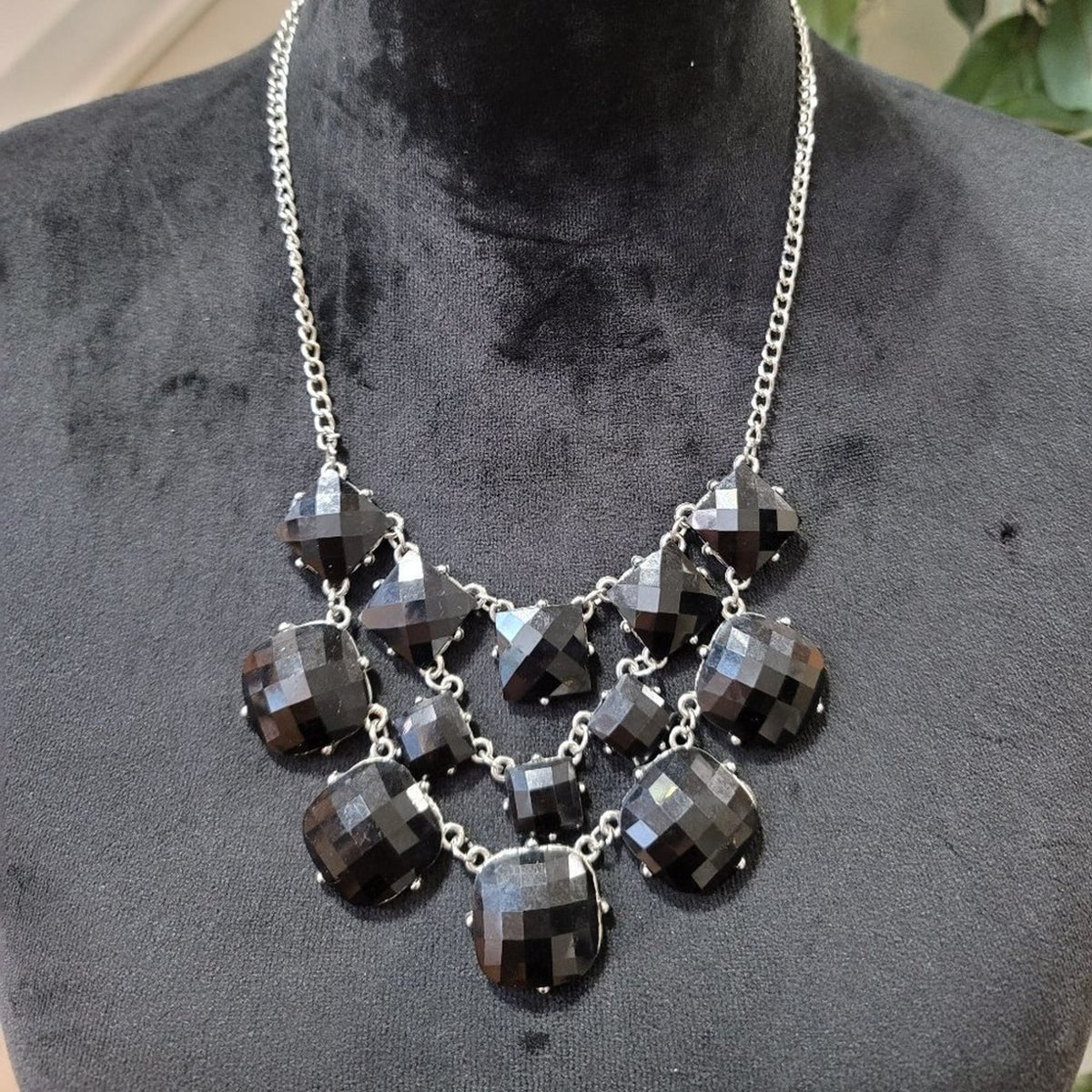 Women's Black Teardrop Beaded Stylish Statement Fashion Necklace
