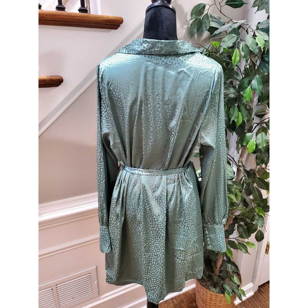 Fashion Nova "You Better Work" Green Polyester Long Sleeve Knee Length Size XL