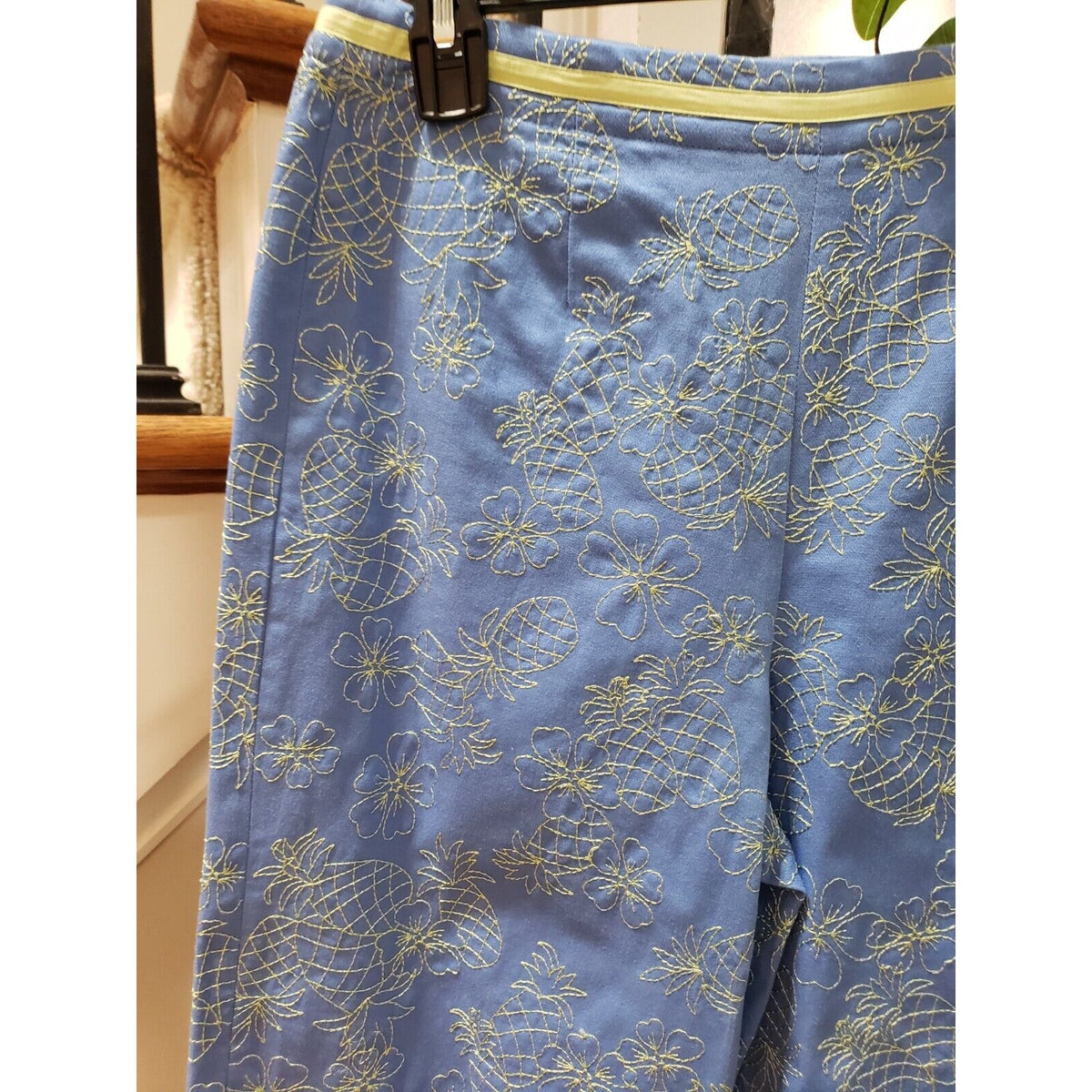 Talbots Embroidered Pineapple Flower Blue & Yellow Stretch Capri Pants Size 4