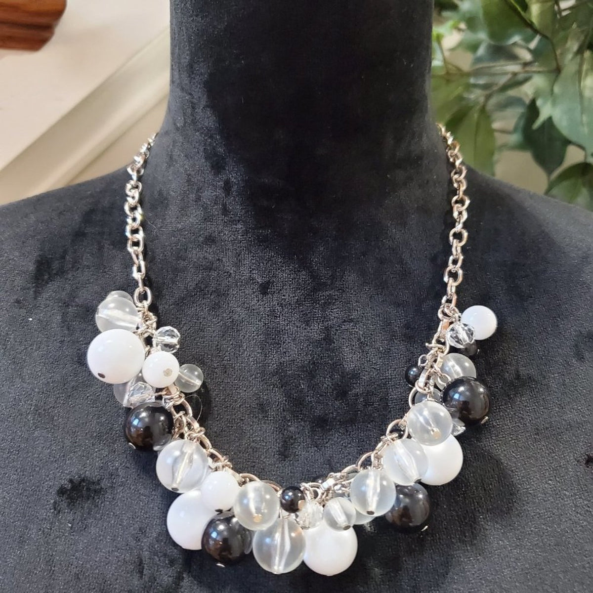 Women's Black & White Round Beaded with Lobster Clasp Fashion Jewelry Necklace