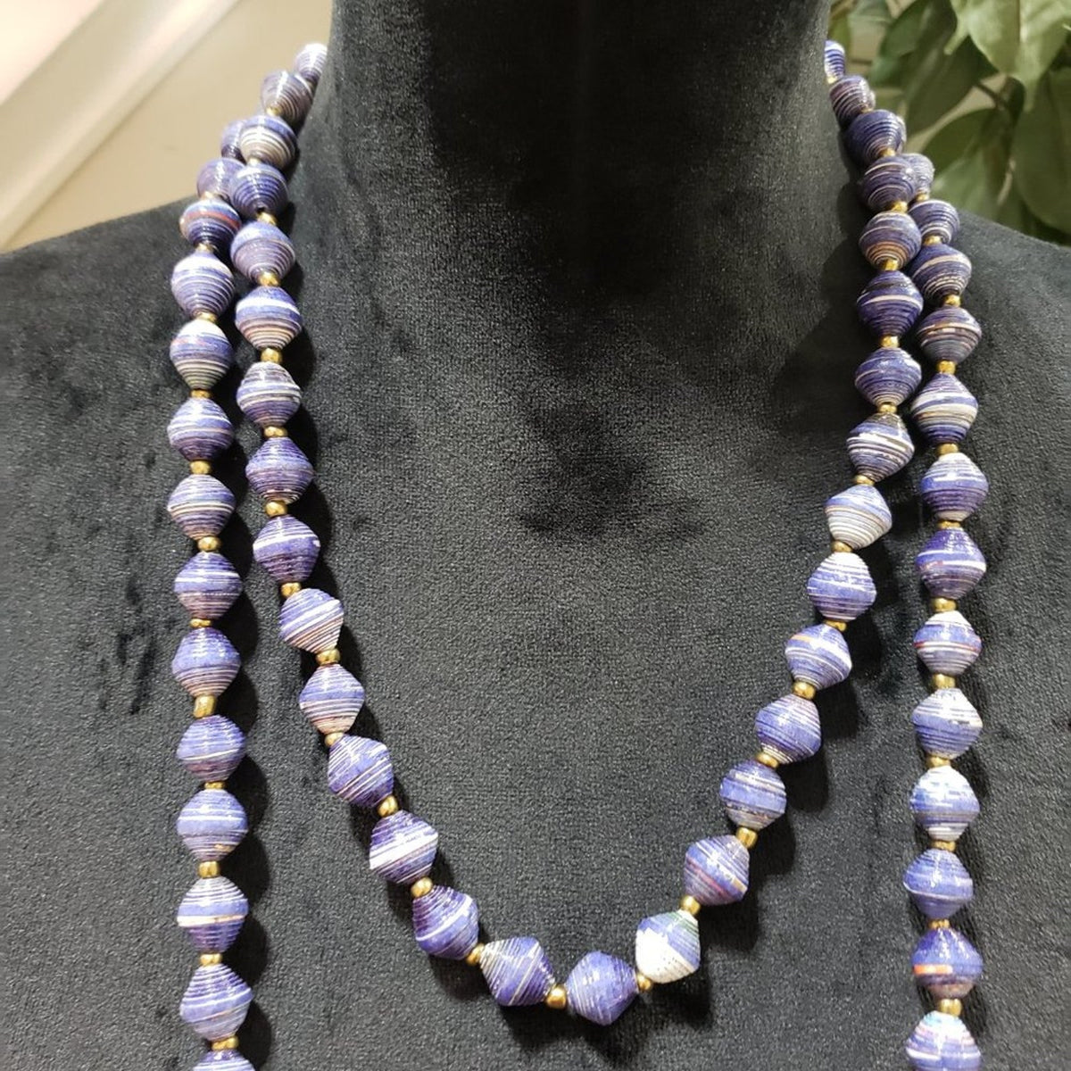 Women's Vintage Lilac Purple Silk Thread Hand Wrapped Gold Tone Beaded Necklace