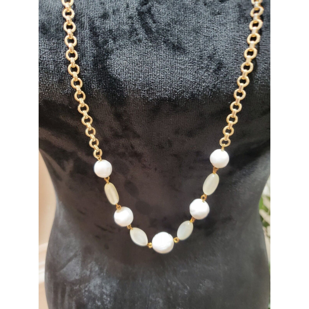 Women's Jumper Golden Eggshell Long Pearl Business Wear Stylish Necklace