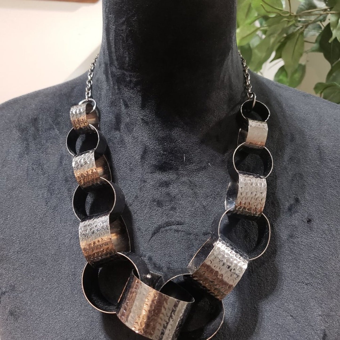 Womens Silver Multi Link Circle With Lobster Clasp Necklace