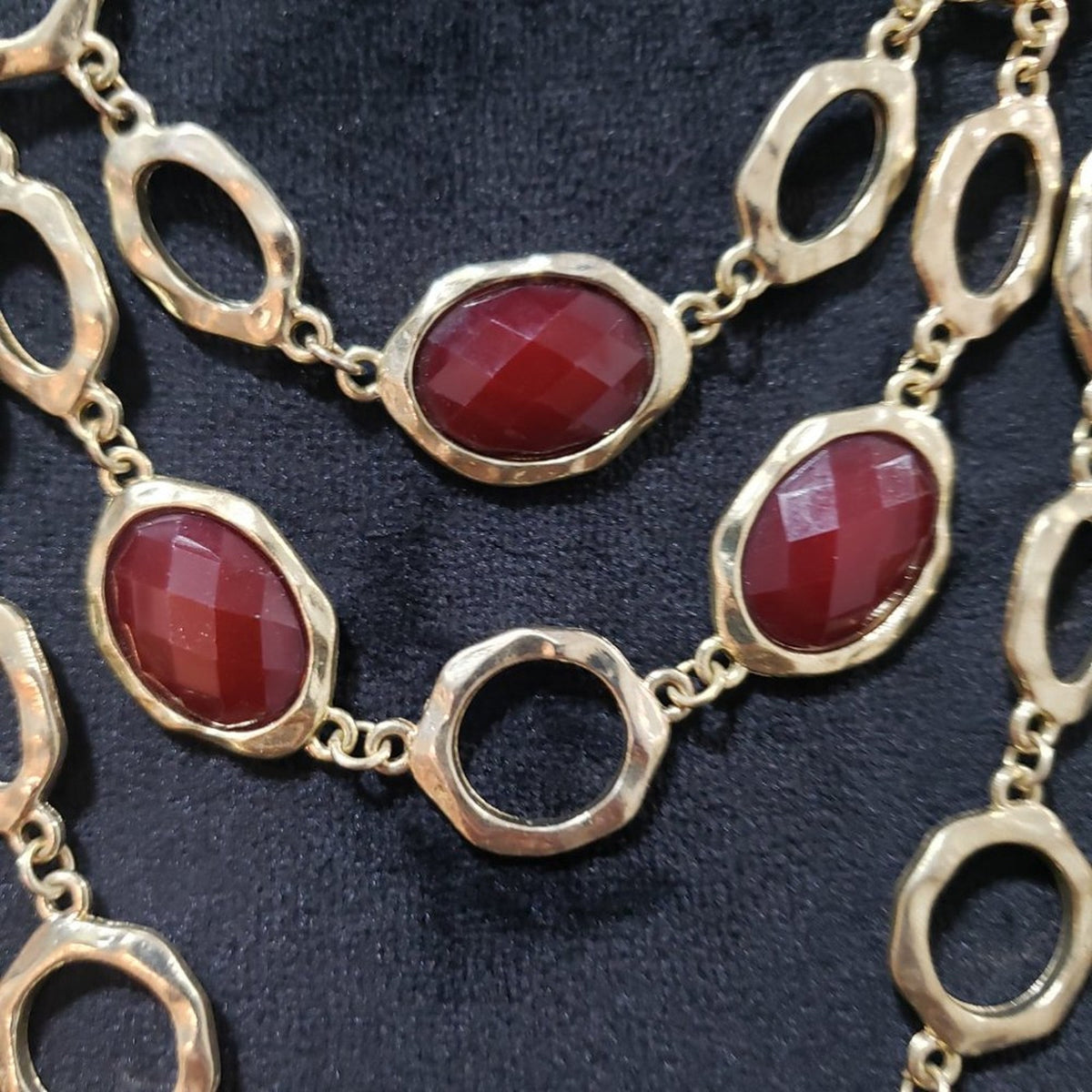 Womens Fashions Gold Tone Red Glass Stones Collar Necklace with Lobster Clasp