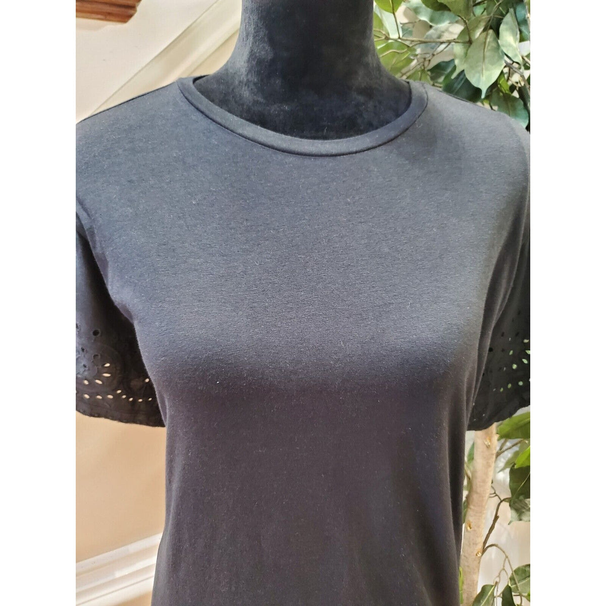 Gap Women Black Solid Cotton Eyelet Detail On Sleeve Casual Top Blouse Size XXL