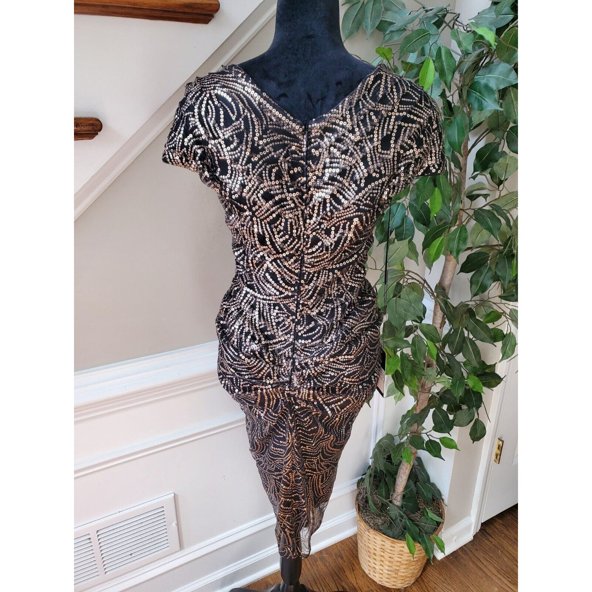 Tadashi Shoji Women's Black Boat Neck Short Sleeve Knee Length Dress Size Small