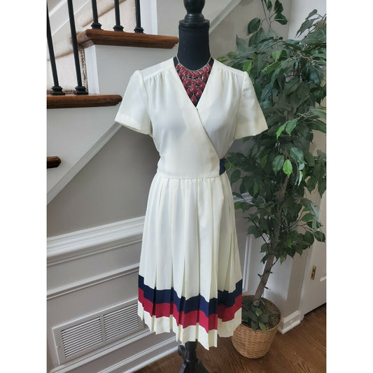 Carlye Women's White V-Neck Short Sleeve Vintage 1950 Knee Length Dress Size 10