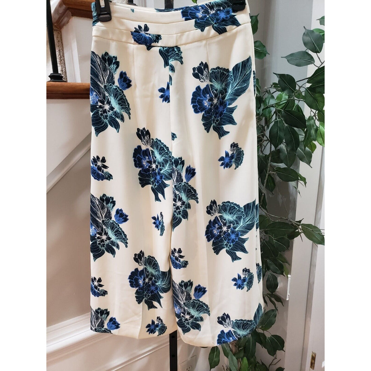 H&M White Floral Polyester Cropped High Rise Culottes Wide Leg Capri Pant 2