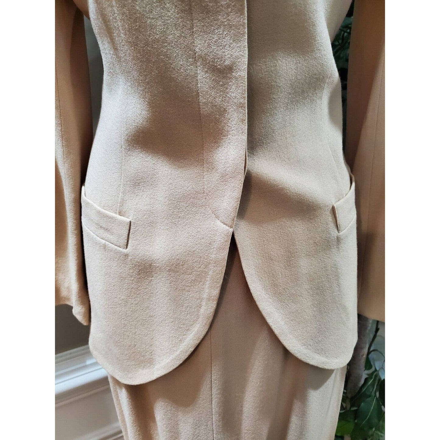 VTG New Classics Casual Corner Beige Single Breasted Blazer& Skirt 2 Pc's Suit 4