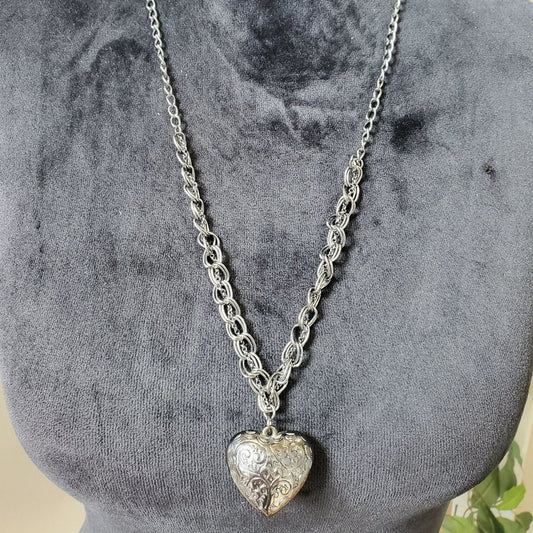 Womens Silver Tone Heart Shaped Chain with Lobster Clasp Jewelry Necklace