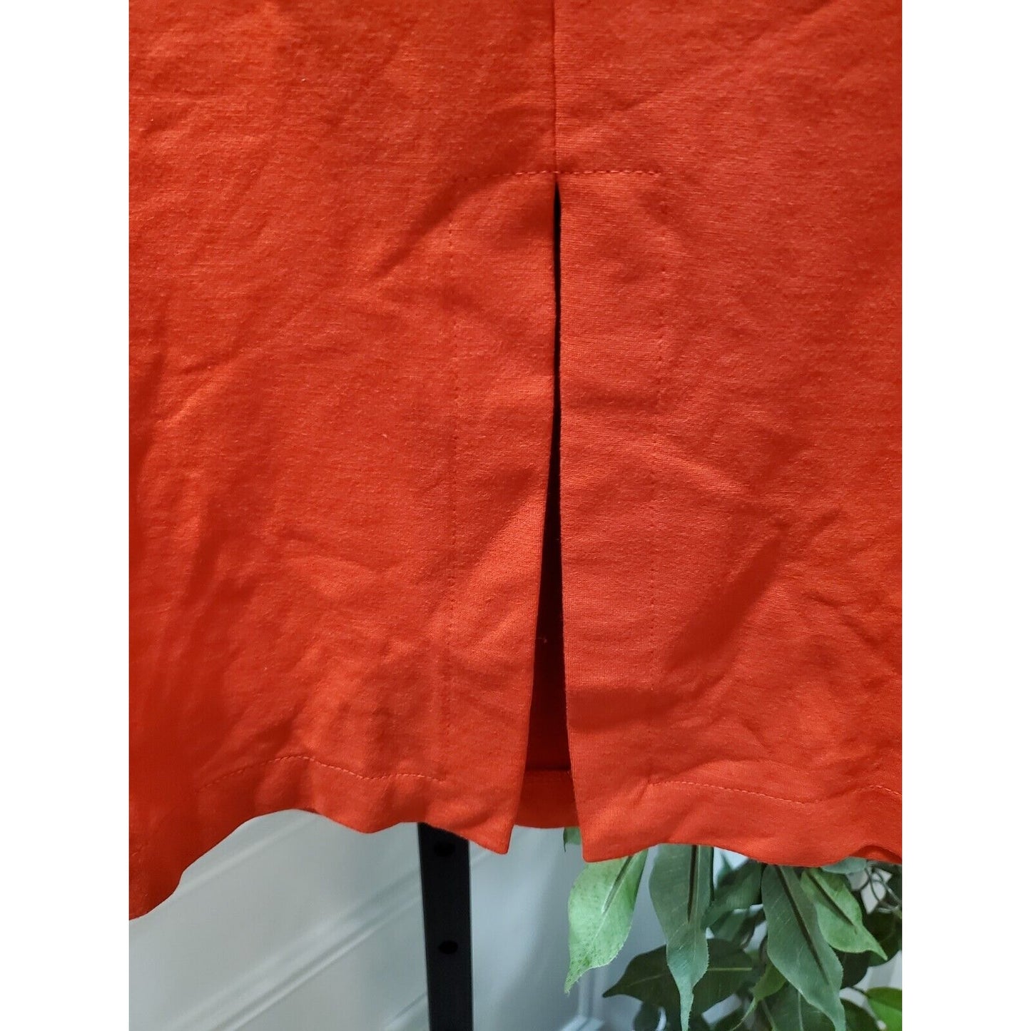 Banana Republic Women's Red Rayon Pencil & Straight Knee Length Skirt Size Small